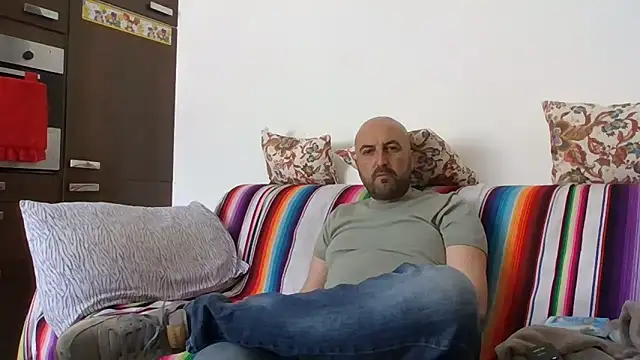 Snapshot of maxxxio12 chatting on 04/11/26, 10:41 maxxxio12 online show from 04/11/26, 10:41