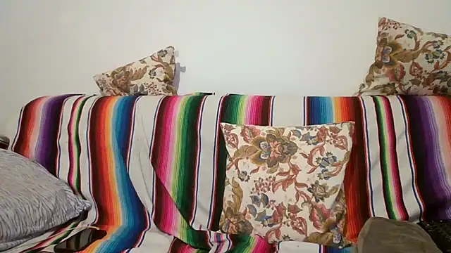 Snapshot of maxxxio12 chatting on 04/13/26, 07:30 maxxxio12 online show from 04/13/26, 07:30