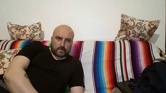 Snapshot of maxxxio12 chatting on 04/14/26, 06:47 maxxxio12 online show from 04/14/26, 06:47