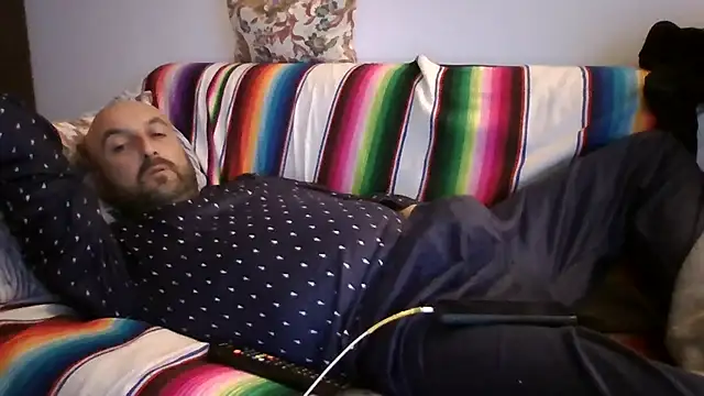 Snapshot of maxxxio12 chatting on 04/15/26, 07:58 maxxxio12 online show from 04/15/26, 07:58