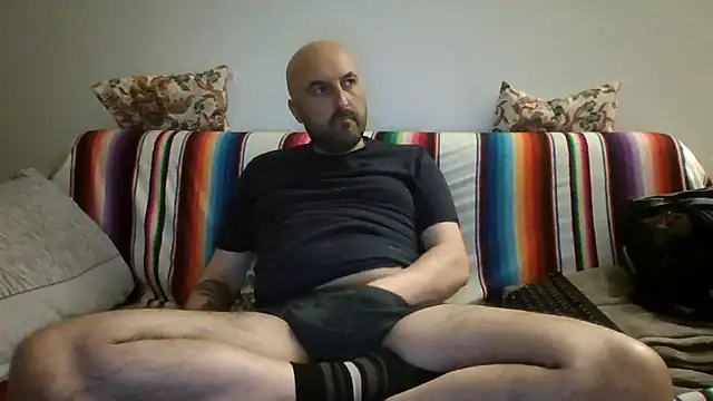 Snapshot of maxxxio12 chatting on 04/18/26, 07:58 maxxxio12 online show from 04/18/26, 07:58