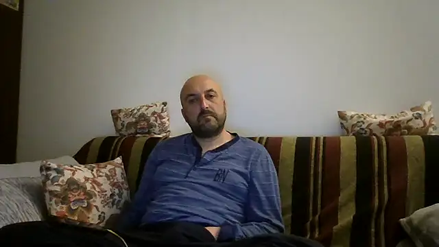 Snapshot of maxxxio12 chatting on 04/27/26, 07:34 maxxxio12 online show from 04/27/26, 07:34