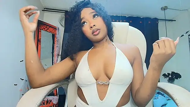 Snapshot of charlotte_walker1 chatting on 10/27/25, 05:44 charlotte walker1 online show from 10/27/25, 05:44