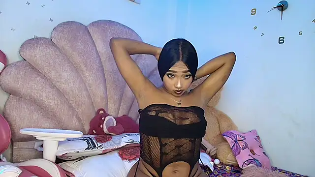 Snapshot of charlotte_walker1 chatting on 03/11/26, 05:35 charlotte walker1 online show from 03/11/26, 05:35