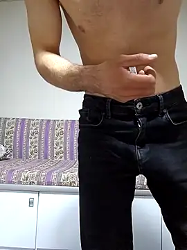 Snapshot of Thunderbolt121 chatting on 10/29/25, 04:42 Thunderbolt121 online show from 10/29/25, 04:42