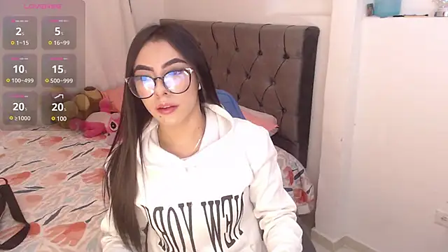 Yasminsmith   online show from 03/11/25, 02:29