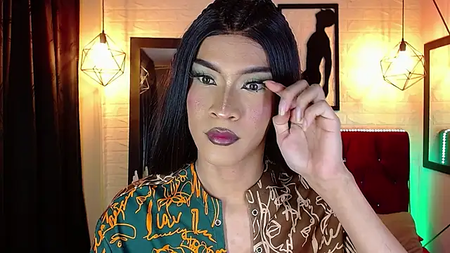 agatha rodriguez online show from 11/16/25, 02:22