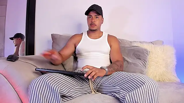 Snapshot of AshtonnSummer chatting on 10/01/25, 03:40 AshtonnSummer online show from 10/01/25, 03:40