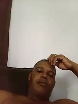 Snapshot of edisantos chatting on 08/05/26, 11:17 edisantos online show from 08/05/26, 11:17