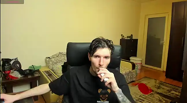 Snapshot of JustinPorno chatting on 03/12/25, 11:54 JustinPorno online show from 03/12/25, 11:54