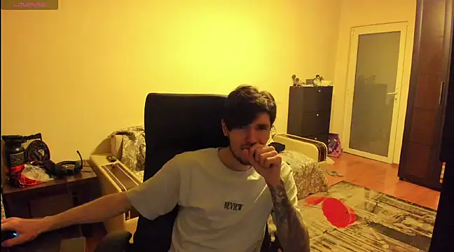 Snapshot of JustinPorno chatting on 03/21/25, 06:51 JustinPorno online show from 03/21/25, 06:51