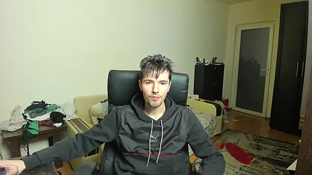 Snapshot of JustinPorno chatting on 09/17/25, 04:19 JustinPorno online show from 09/17/25, 04:19