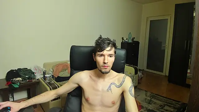 Snapshot of JustinPorno chatting on 10/14/25, 10:10 JustinPorno online show from 10/14/25, 10:10