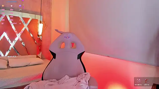 Snapshot of adara_evanss chatting on 11/04/25, 08:52 adara evanss online show from 11/04/25, 08:52