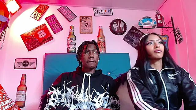 Snapshot of lili_roussi chatting on 10/30/25, 01:18 lili roussi online show from 10/30/25, 01:18