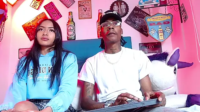 Snapshot of lili_roussi chatting on 11/04/25, 12:21 lili roussi online show from 11/04/25, 12:21