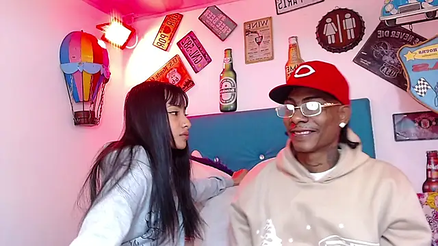 Snapshot of lili_roussi chatting on 11/26/25, 12:33 lili roussi online show from 11/26/25, 12:33