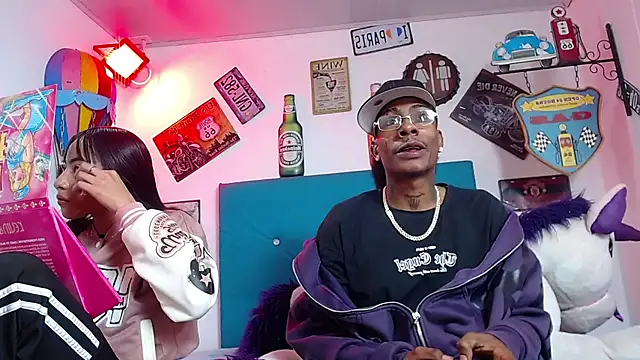 Snapshot of lili_roussi chatting on 12/17/25, 10:27 lili roussi online show from 12/17/25, 10:27