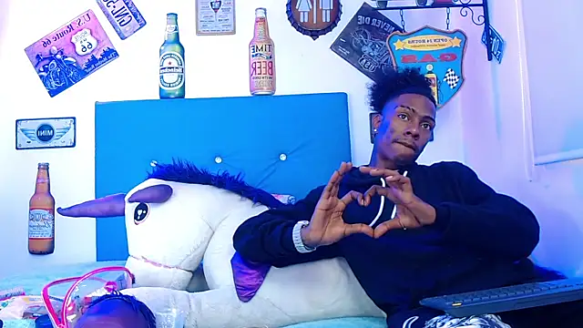 Snapshot of lili_roussi chatting on 03/24/26, 08:03 lili roussi online show from 03/24/26, 08:03