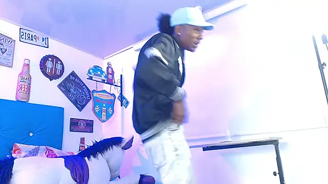 Snapshot of lili_roussi chatting on 03/26/26, 06:57 lili roussi online show from 03/26/26, 06:57