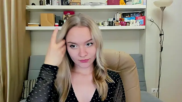 Snapshot of Kara_Smith_ chatting on 12/02/24, 01:03 Kara Smith online show from 12/02/24, 01:03