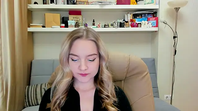 Snapshot of Kara_Smith_ chatting on 01/17/25, 10:34 Kara Smith online show from 01/17/25, 10:34