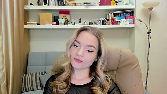 Snapshot of Kara_Smith_ chatting on 01/19/25, 10:06 Kara Smith online show from 01/19/25, 10:06