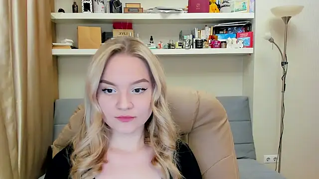 Snapshot of Kara_Smith_ chatting on 03/07/25, 09:38 Kara Smith online show from 03/07/25, 09:38