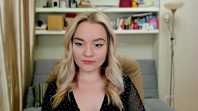 Snapshot of Kara_Smith_ chatting on 09/13/25, 09:47 Kara Smith online show from 09/13/25, 09:47