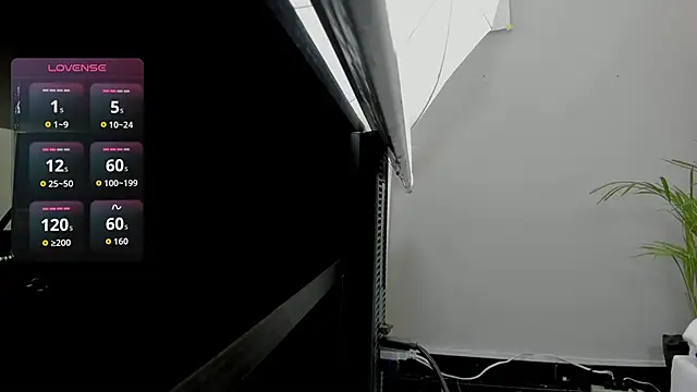 Snapshot of sarah_temptation chatting on 03/27/26, 09:36 sarah temptation online show from 03/27/26, 09:36