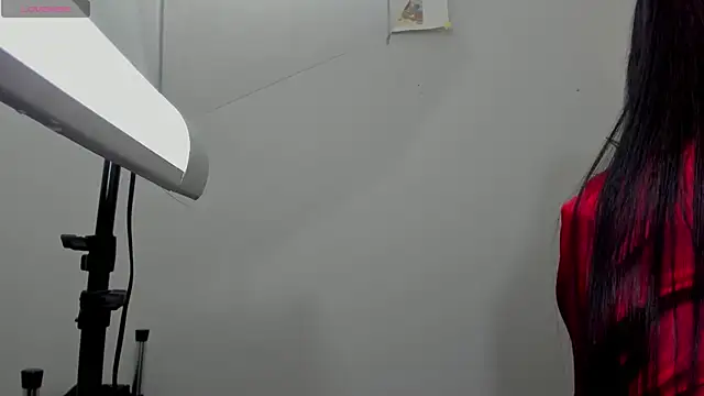 Snapshot of sarah_temptation chatting on 04/15/26, 09:48 sarah temptation online show from 04/15/26, 09:48