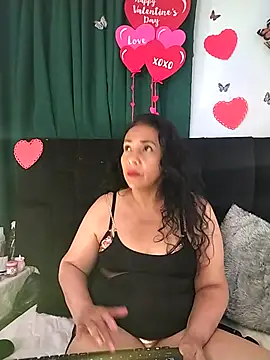 AlexaNovoa  online show from 02/14/26, 02:08