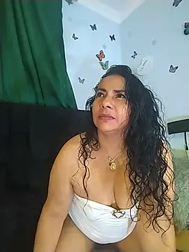 Snapshot of AlexaNovoa_ chatting on 06/05/26, 01:45 AlexaNovoa online show from 06/05/26, 01:45