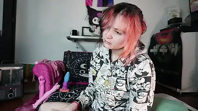 Snapshot of Devil_And_Princess chatting on 10/01/25, 05:24 Devil And Princess online show from 10/01/25, 05:24