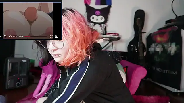 Snapshot of Devil_And_Princess chatting on 10/08/25, 03:37 Devil And Princess online show from 10/08/25, 03:37