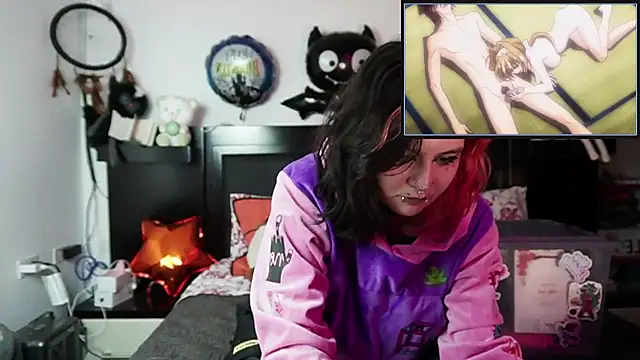 Snapshot of Devil_And_Princess chatting on 10/22/25, 02:34 Devil And Princess online show from 10/22/25, 02:34