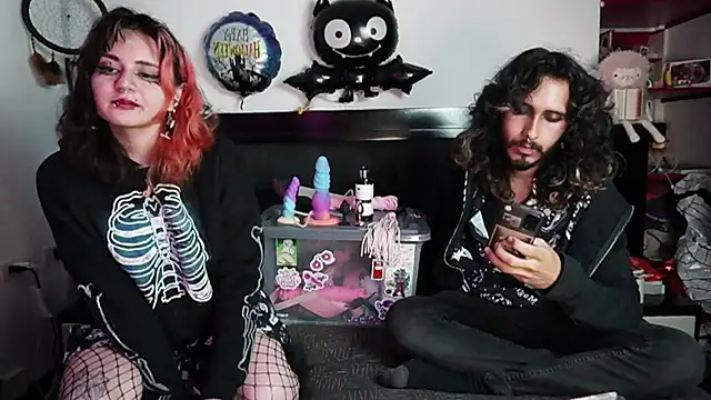 Snapshot of Devil_And_Princess chatting on 11/06/25, 01:28 Devil And Princess online show from 11/06/25, 01:28