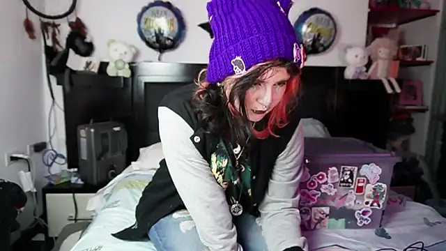 Snapshot of Devil_And_Princess chatting on 11/12/25, 01:50 Devil And Princess online show from 11/12/25, 01:50