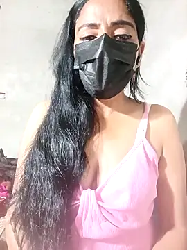 Snapshot of Shurbhi-Sharma chatting on 10/17/25, 09:17 Shurbhi-Sharma online show from 10/17/25, 09:17