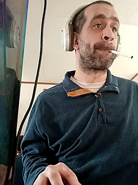 Snapshot of mayg chatting on 01/08/26, 06:10 mayg online show from 01/08/26, 06:10