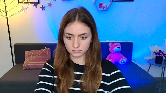 Snapshot of LilyHaart chatting on 03/11/25, 05:35 LilyHaart online show from 03/11/25, 05:35