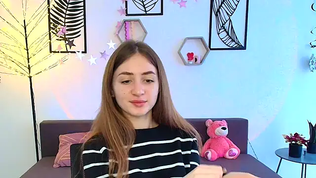 Snapshot of LilyHaart chatting on 03/12/25, 02:12 LilyHaart online show from 03/12/25, 02:12