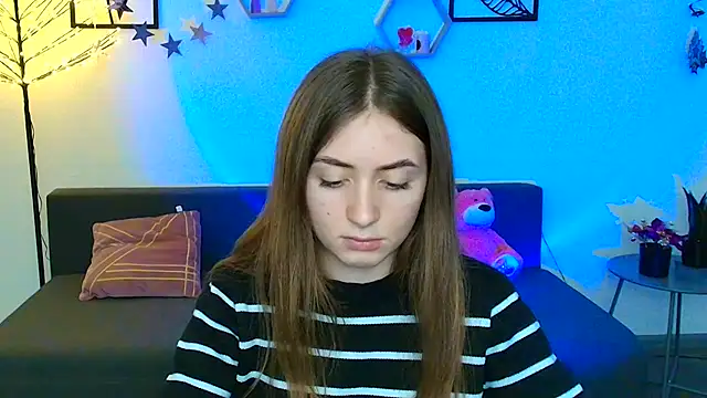 Snapshot of LilyHaart chatting on 03/12/25, 05:17 LilyHaart online show from 03/12/25, 05:17