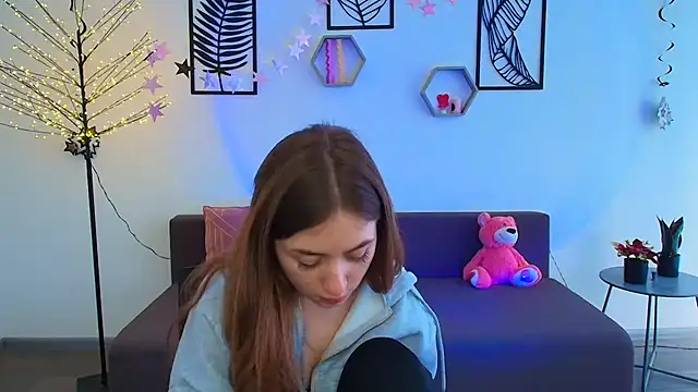 Snapshot of LilyHaart chatting on 03/15/25, 09:19 LilyHaart online show from 03/15/25, 09:19