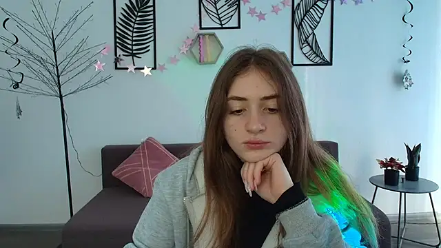 Snapshot of LilyHaart chatting on 03/20/25, 06:30 LilyHaart online show from 03/20/25, 06:30