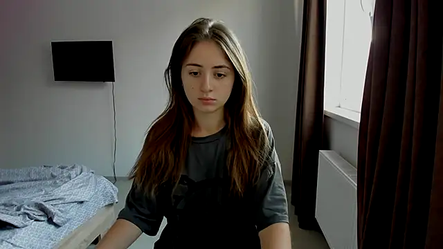 Snapshot of LilyHaart chatting on 09/23/25, 04:37 LilyHaart online show from 09/23/25, 04:37