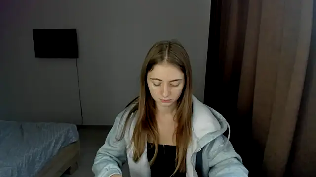 Snapshot of LilyHaart chatting on 10/04/25, 08:34 LilyHaart online show from 10/04/25, 08:34