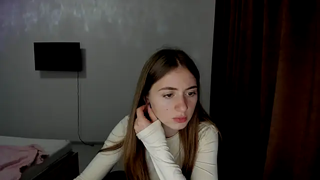 Snapshot of LilyHaart chatting on 10/30/25, 03:13 LilyHaart online show from 10/30/25, 03:13