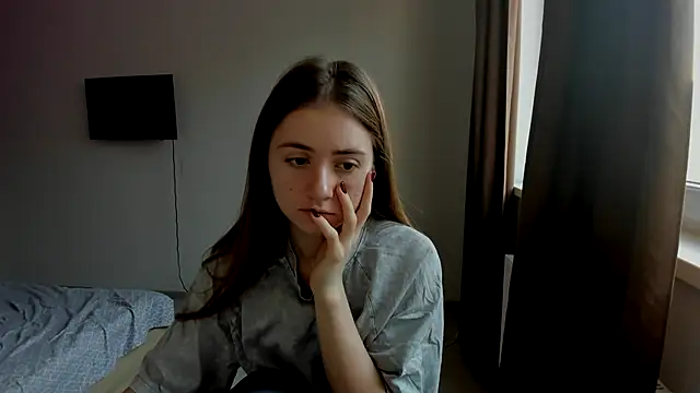 Snapshot of LilyHaart chatting on 11/12/25, 05:19 LilyHaart online show from 11/12/25, 05:19