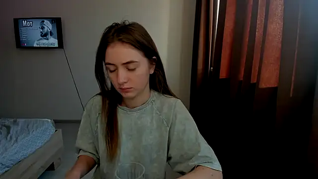 Snapshot of LilyHaart chatting on 12/16/25, 06:40 LilyHaart online show from 12/16/25, 06:40